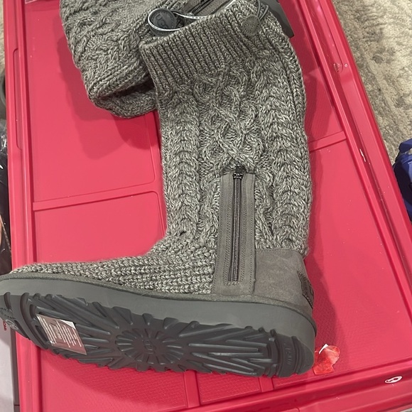 UGG GRAY TALL KNIT BOOTS NWT SIZE 9 , from Dillards warm - Picture 2 of 5